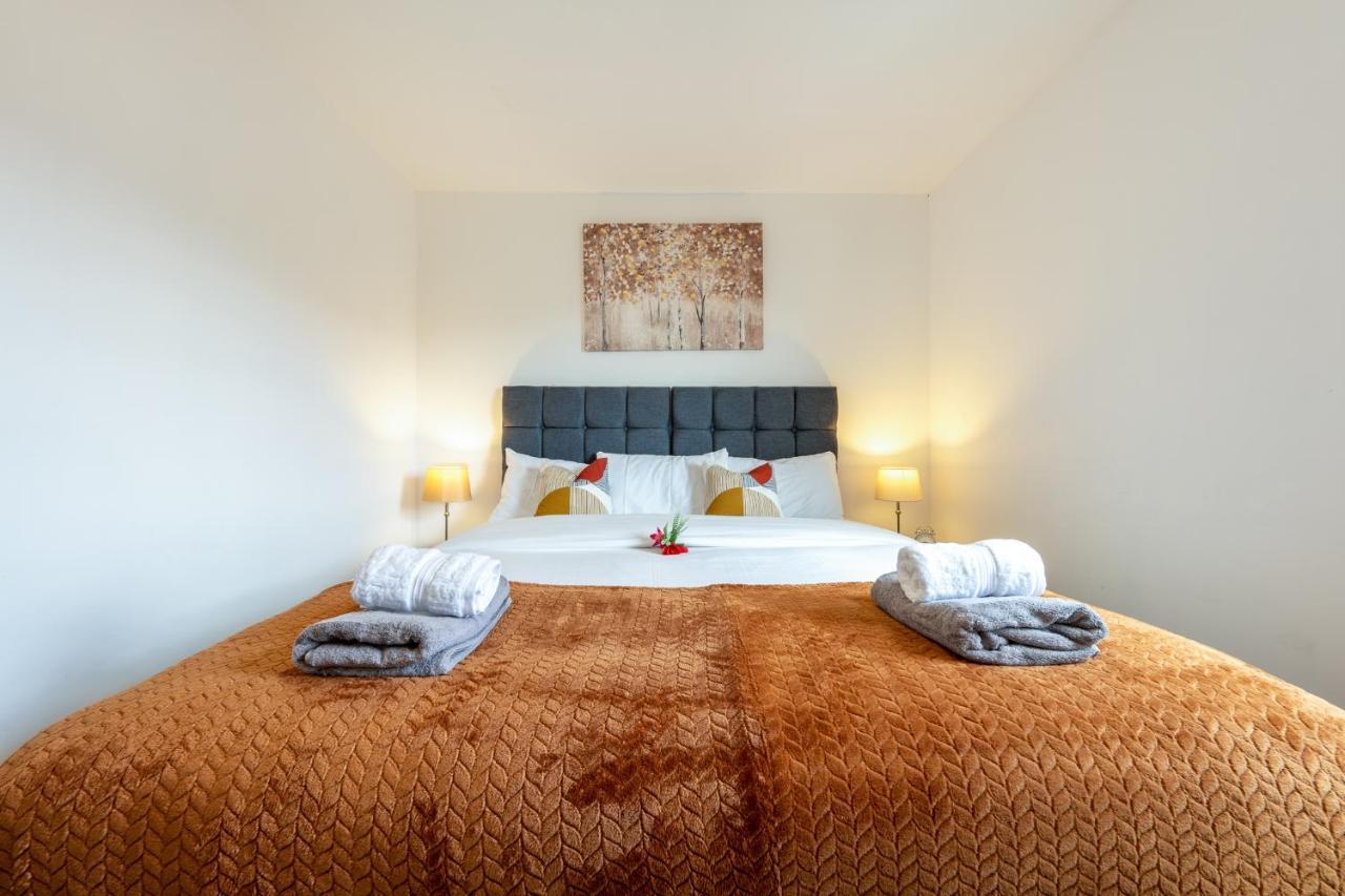 스테인스 Ashview 8 - Heathrow - Business - Free Parking 아파트 외부 사진