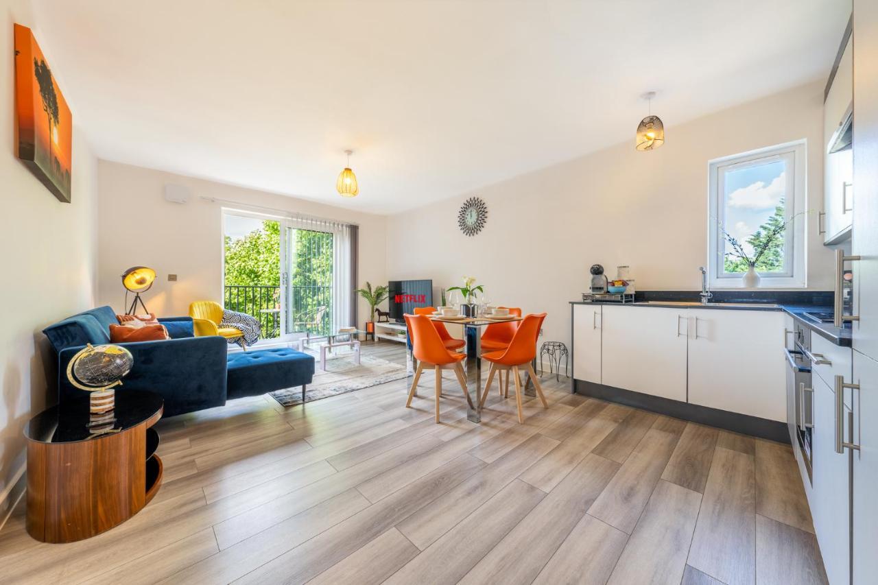 스테인스 Ashview 8 - Heathrow - Business - Free Parking 아파트 외부 사진